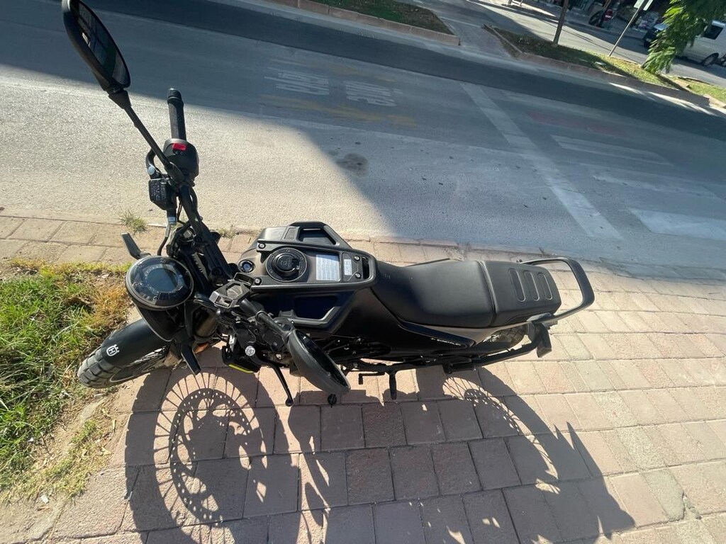 husqvarna svartpilen 401 - 7