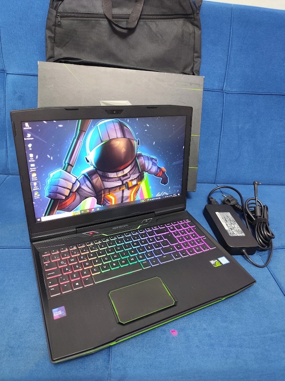 İ5 8.NESİL 4 GB EKRAN KARTLI + 8 GB RAM + SSD MONSTER ABRA OYUN LAPTOP - 3