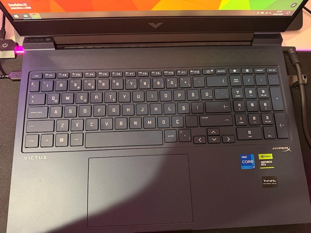 HP VİCTUS GAMİNG LEPTOP - 2