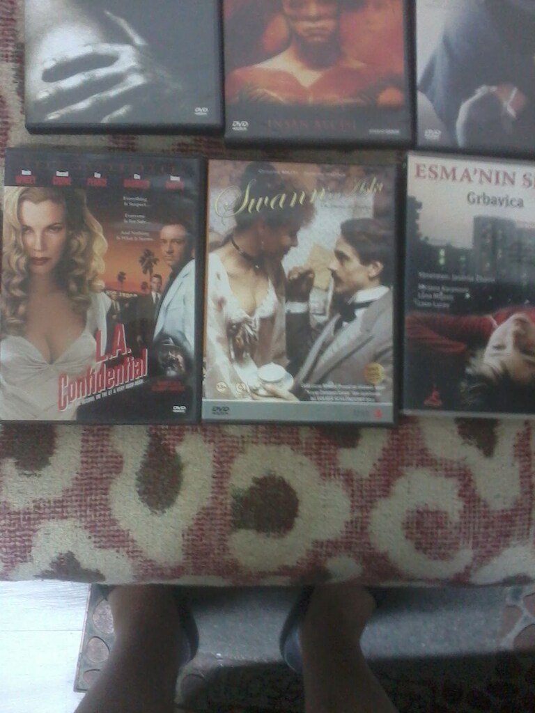 187 FİLM- 119 ADET DVD, 10 BELGESEL. 21 VCD+ 37 erot. FİLM - 15
