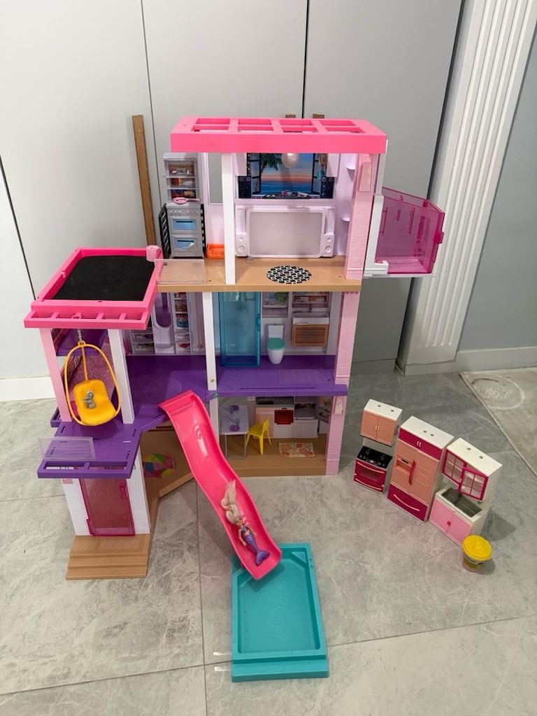 Sesli ve Işıklı Barbie Rüya Evi Seti GRG93