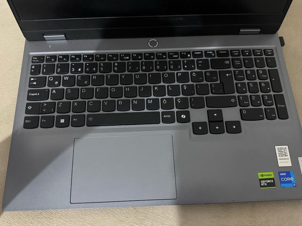 Lenovo Loq 15irx9 - 8