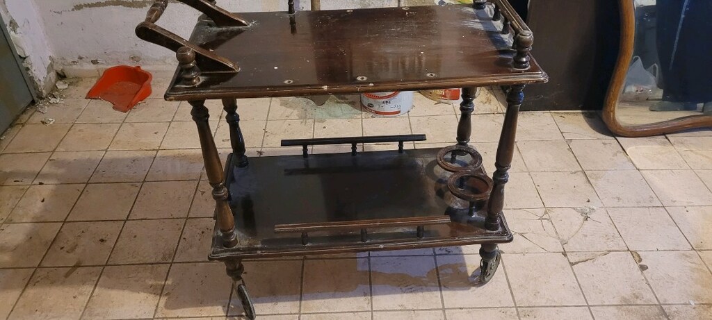 Eski ahşap servis arabası bakım gerekli - 4
