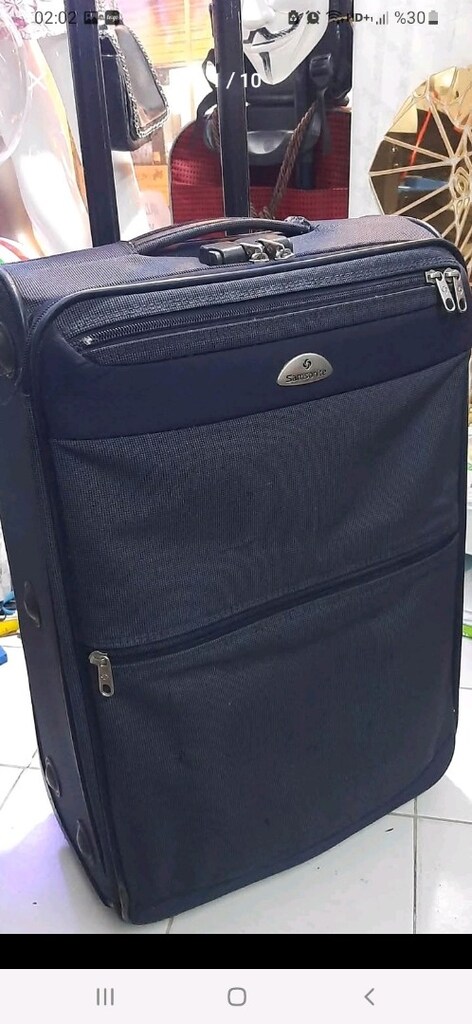 küçük boy iki tekerlekli Samsonite valiz