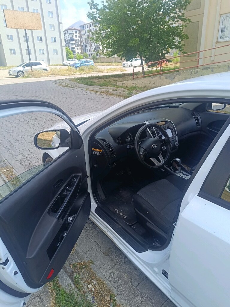 2011 model temiz aile arabası 1.6 dizel otomatik - 5