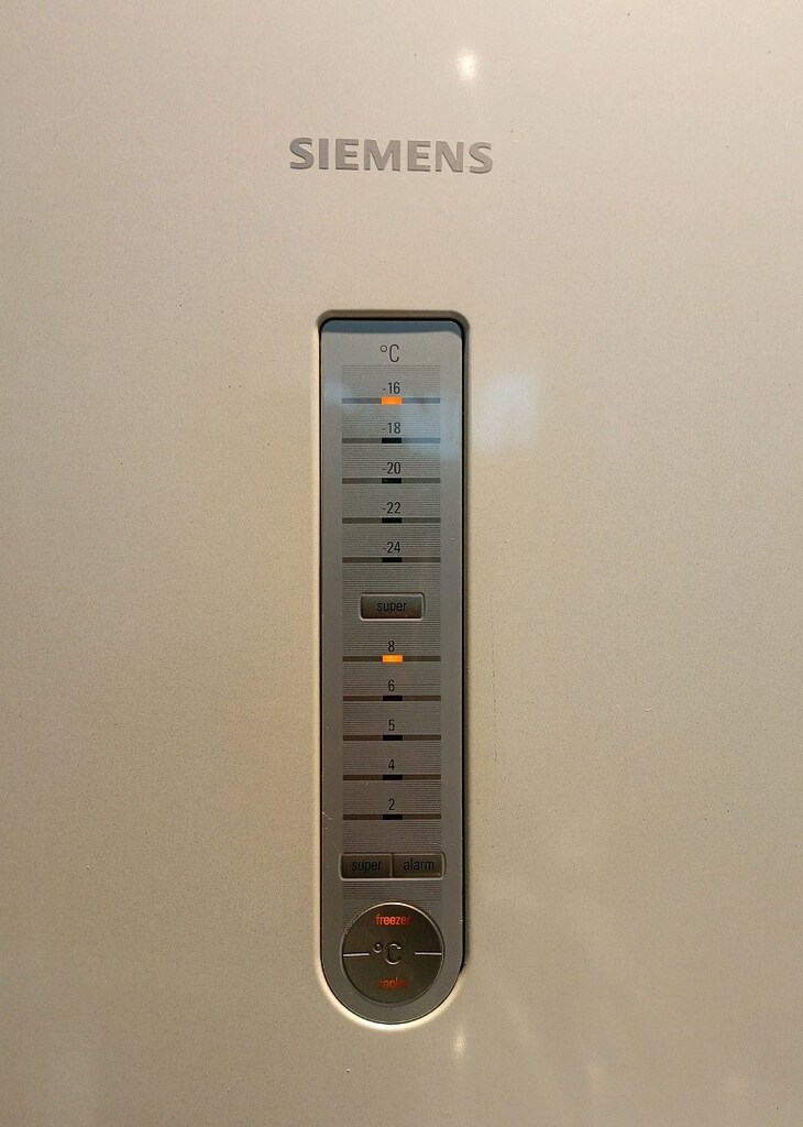 Siemens 378 Litre No Frost Buzdolabı temiz sağlam - 5