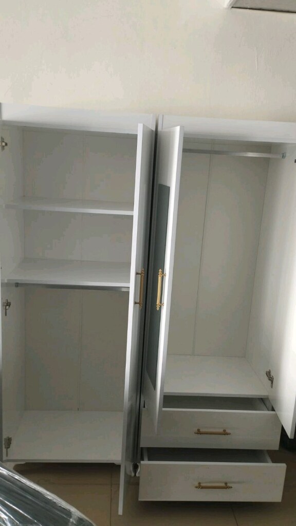 4 KAPILI SIFIR ELBİSE DOLABI MODELLERİ UYGUN FİYATA ŞOK KAMPANYA - 4