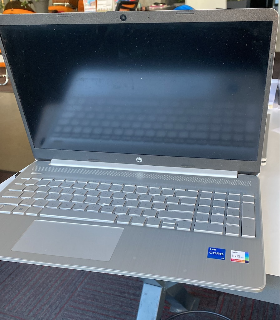 HP 15s-fq4015nt i5 11. Nesil – 8 GB RAM – 512 GB SSD – Full HD - 2