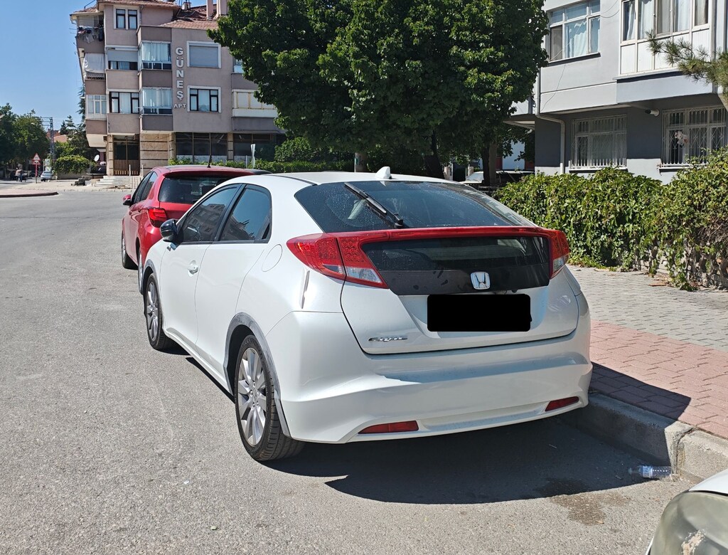 Tertemiz / Dipdiri / Düşük KM / Dizel Manuel / 2013 Model Honda Civic - 2