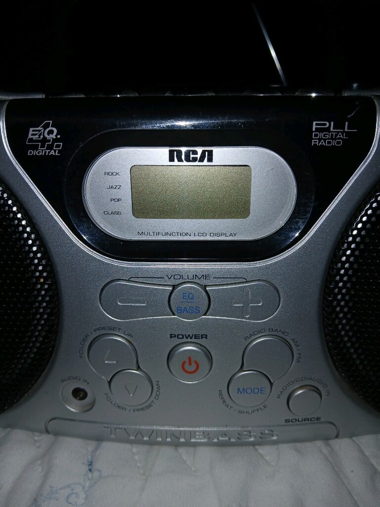 ESKILERDEN RCA CD/ RADIO ÇALAR - 9