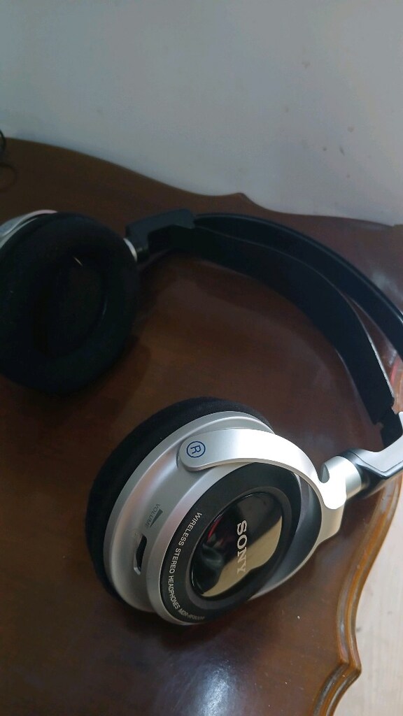 Sony MDR-RF800RK model kulak üstü kablosuz kulaklık seti - 7