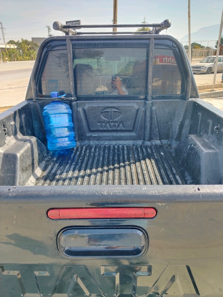 Tata Xenon - 6