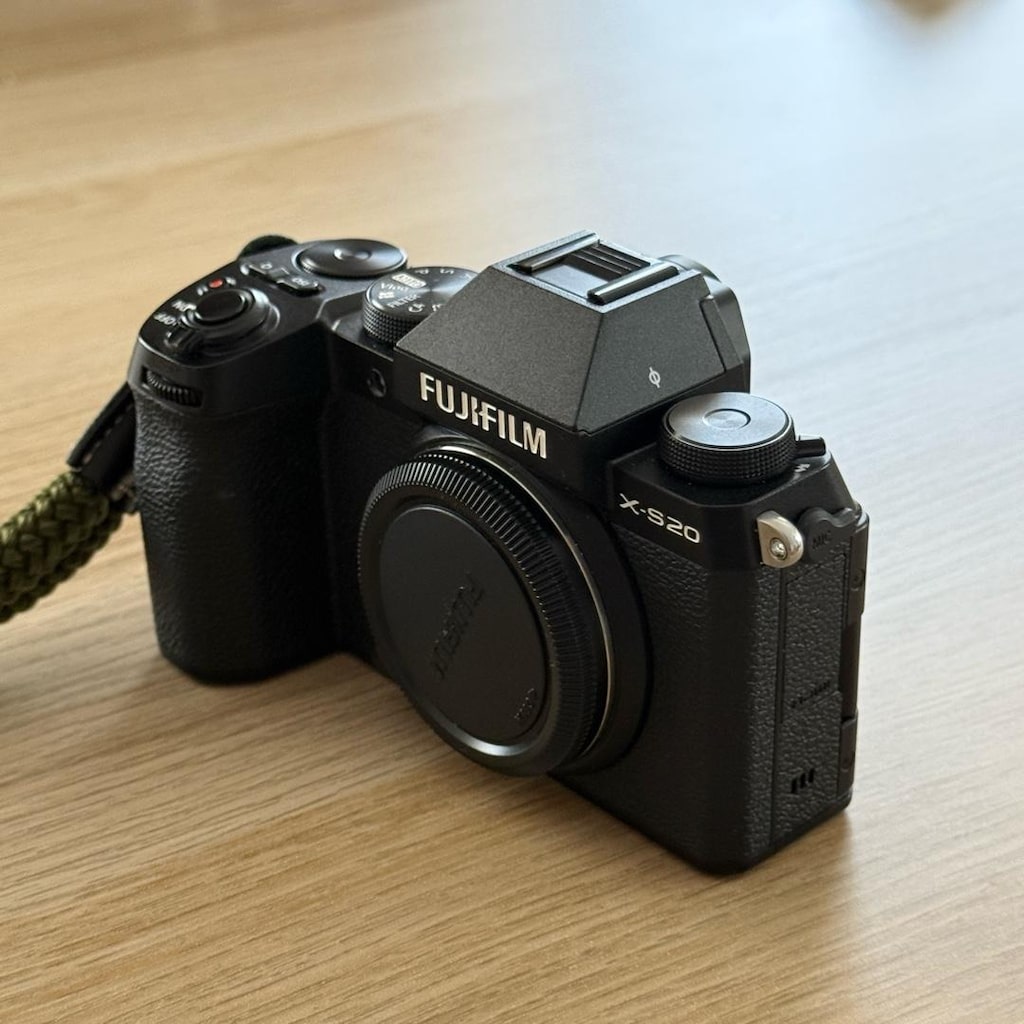 Fujifilm X-S20 Body - 4 Ay Kullanılmış 100% Temiz Yeni Sayılır Durumda