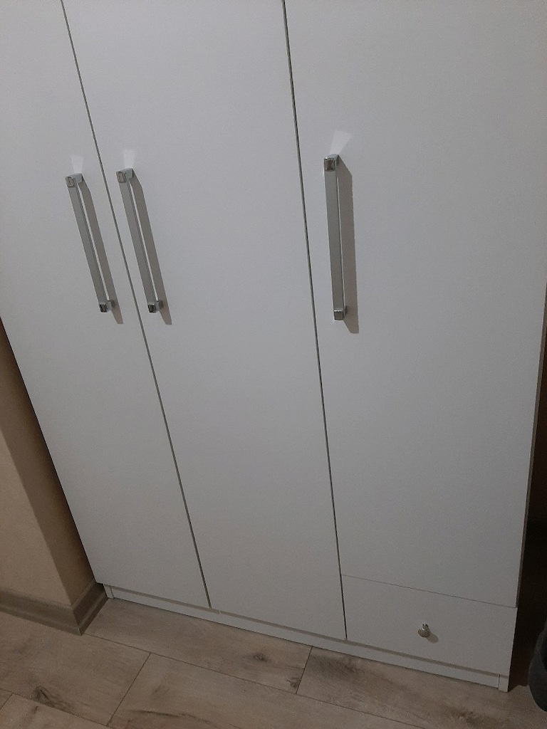 3 Kapaklı 1 Çekmeceli Beyaz Elbise Dolabı Ankara Çubuk İlçesinde - 3
