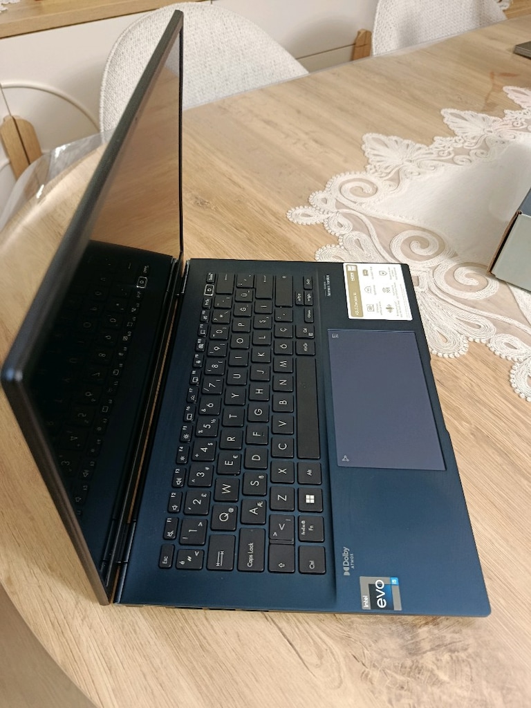 Asus Zenbook 14 - 12