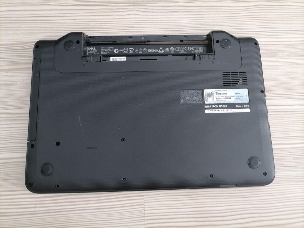 Dell Inspiron N5040 - 2