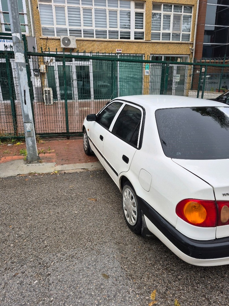 Klimalı 2000 Model 1.3 Toyota Coralla Terra - 2