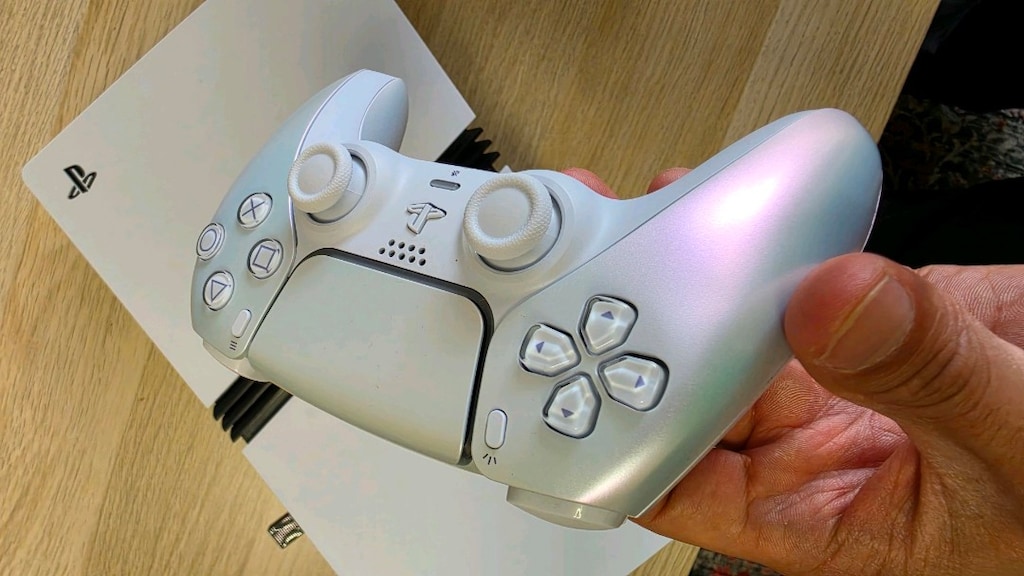 PS5 Pro 2TB + 2 Kol + Pulse Elite + Şarj İstasyonu - 5