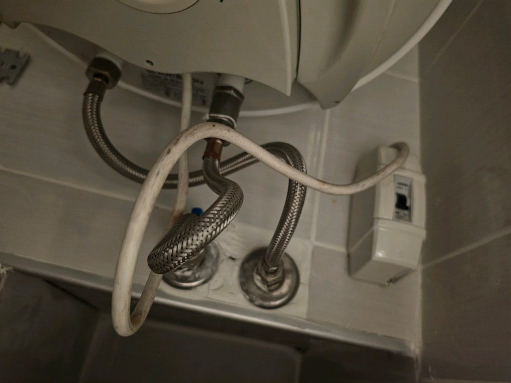 Ariston 65lt Slim Termosifon - 6