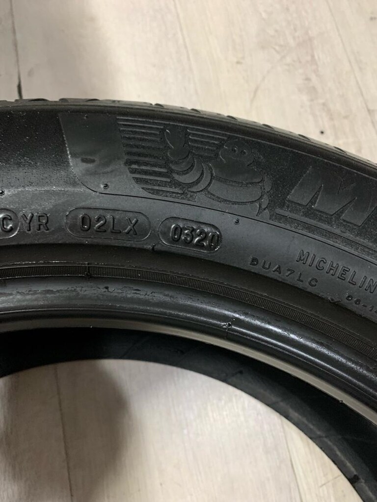 225x55x18 michelin iki adet lastik - 2