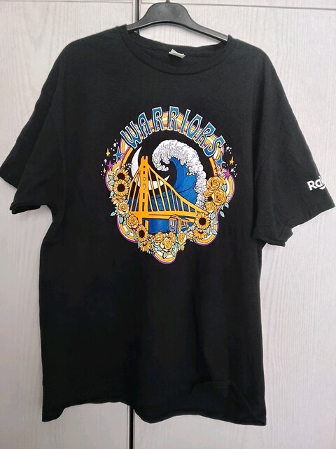 Golden State Warriors t-shirt.