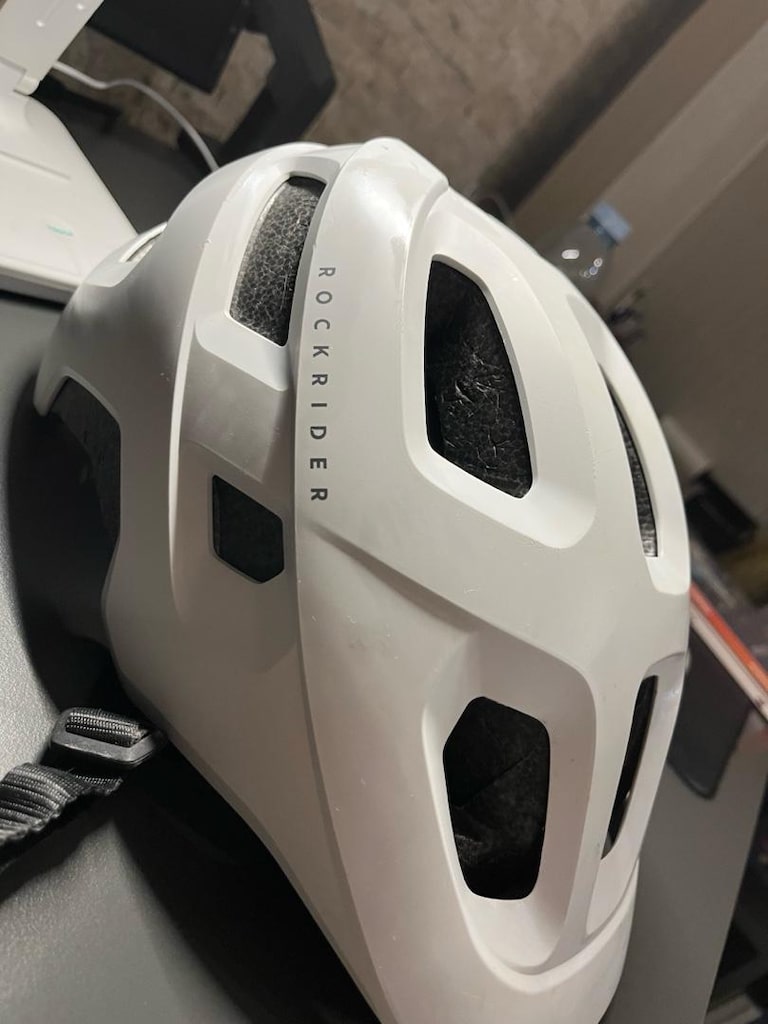 Rockrider kask sağlam ufak çizikli - 3