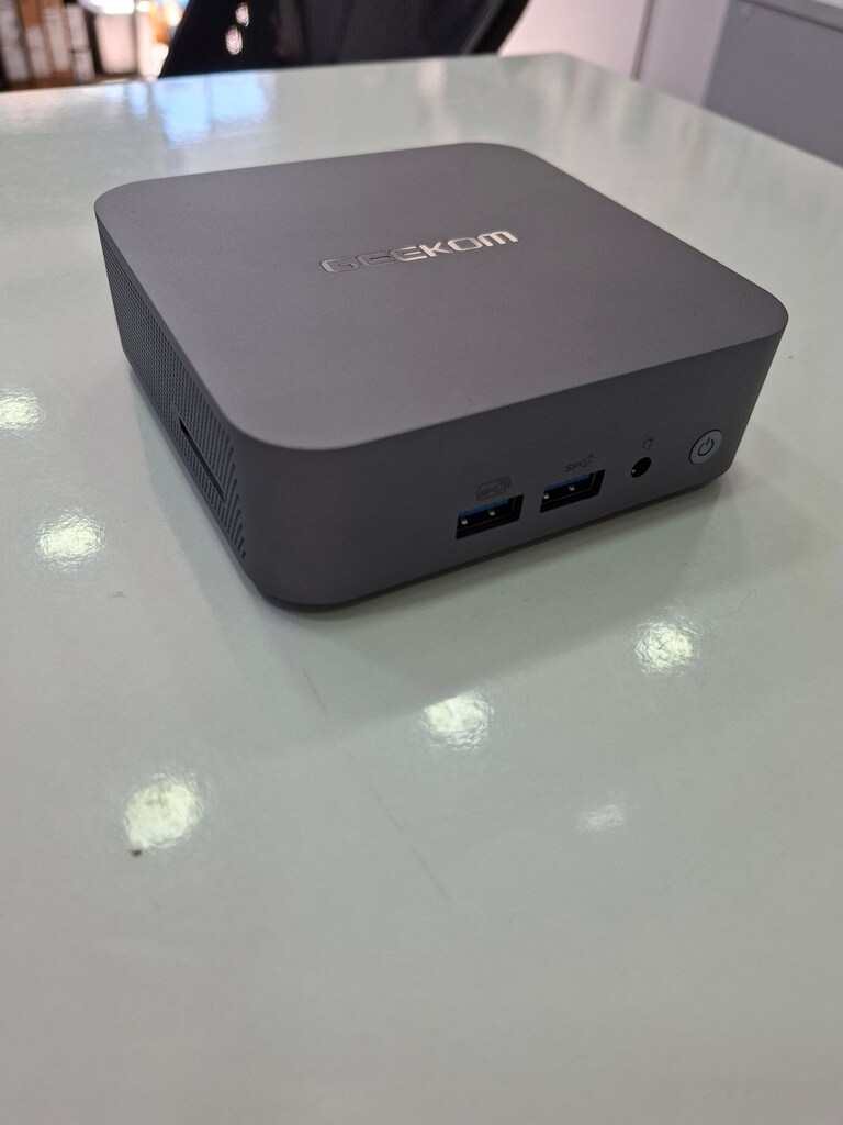GEEKOM GT12 PRO INTEL I7 12650H 16GB DDR4 RAM 512GB NVME SSD MINI PC - 2