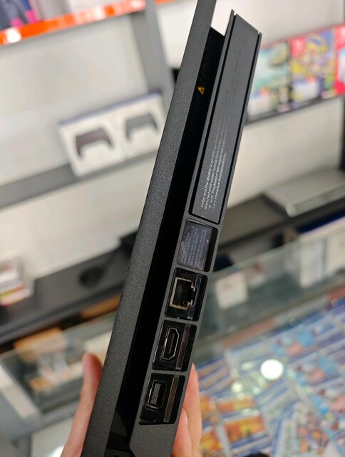 PLAYSTATİON4 SLİM MODEL ORJİNAL KOL TERTEMİZ ADRESLERE KURULUM ÜCRETSİ