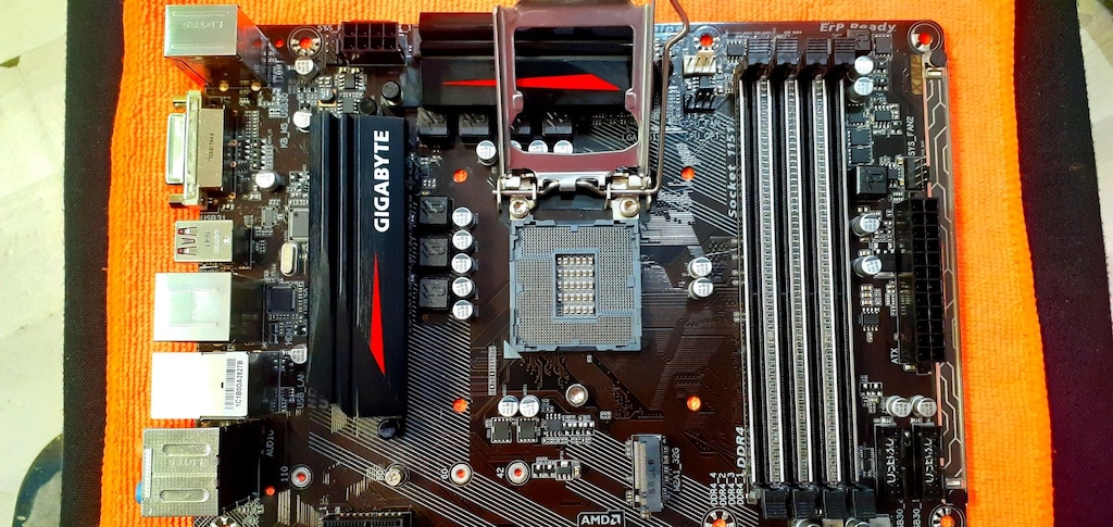 Gigabyte GA-H270-Gaming 3 SIFIR Gibi LGA 1151 Soket Anakart - 4