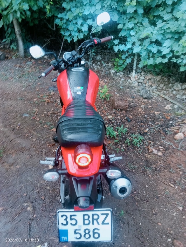 Yamaha xsr 125 - 6