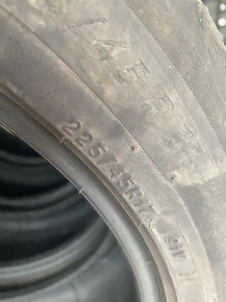 235 50 19 PIRELLI - 4