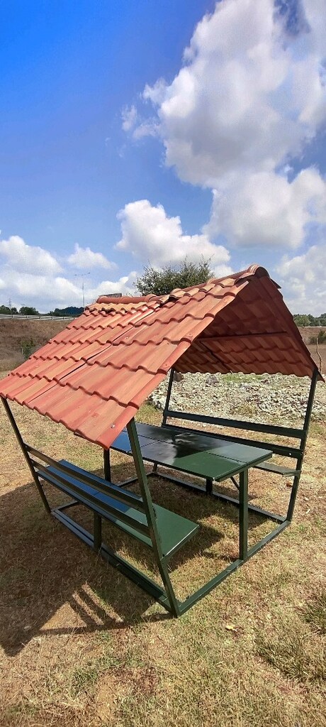 Piknik masası polikarbon yalıtımlı çatılı metal 8 kişilik - 4