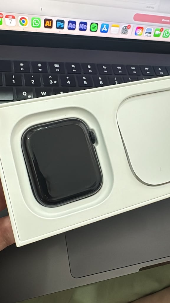 ACİL SATILIK - Apple Watch SE (Gen 2) 44mm GPS - 8