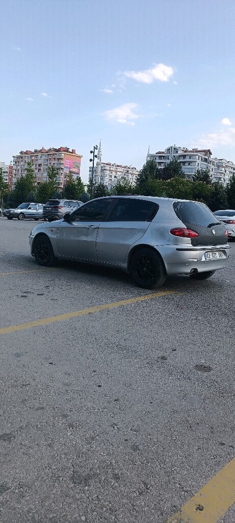 Alfa Romeo 147 - 3