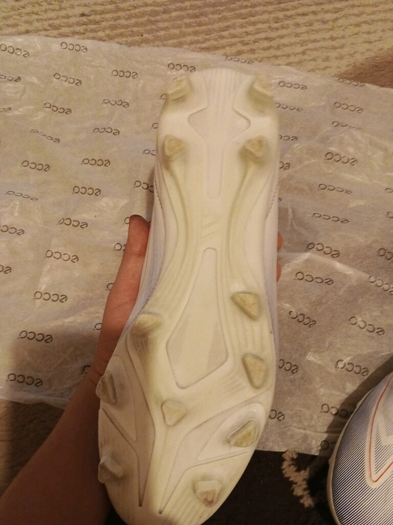 Krampon Adidas F50 modelidir - 11