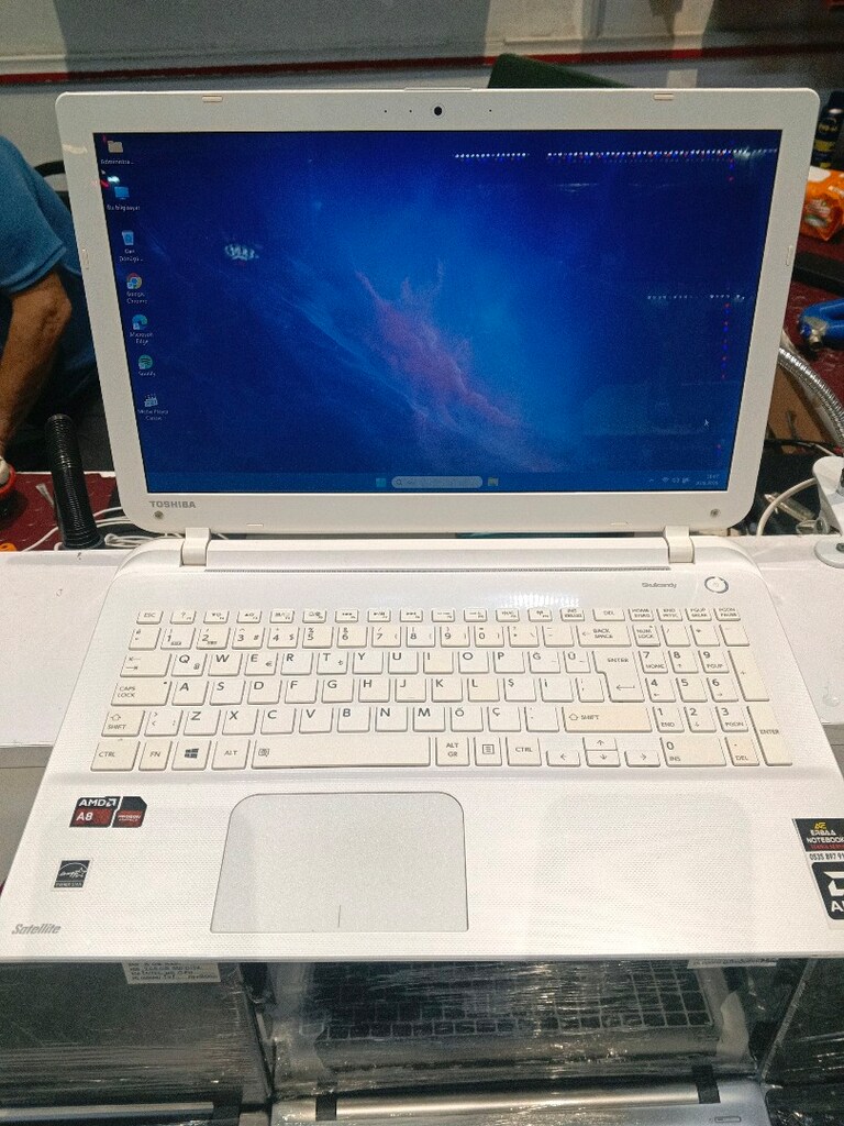 temiz toshiba notebook - 2