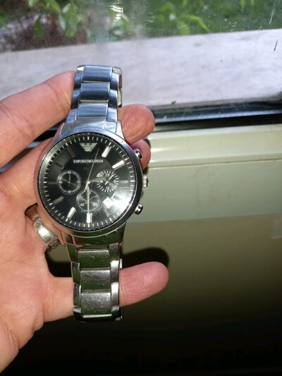 Armani Saat.