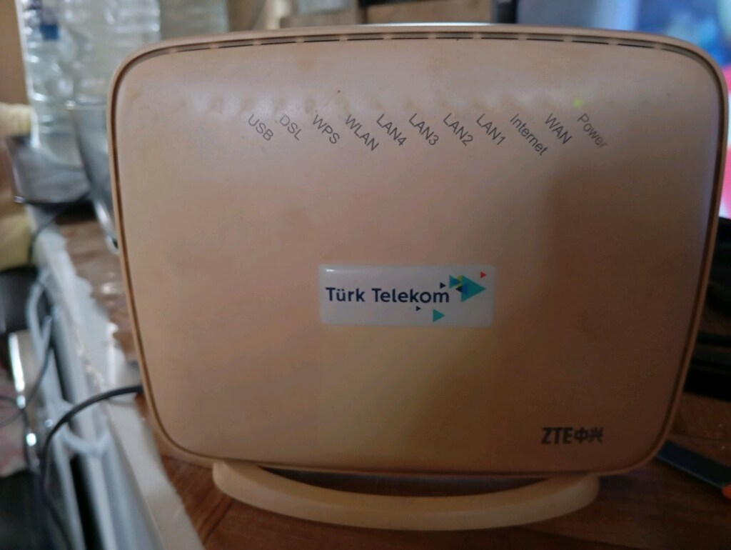 ZTE ZXHN H 168 N VDSL MODEM - 4
