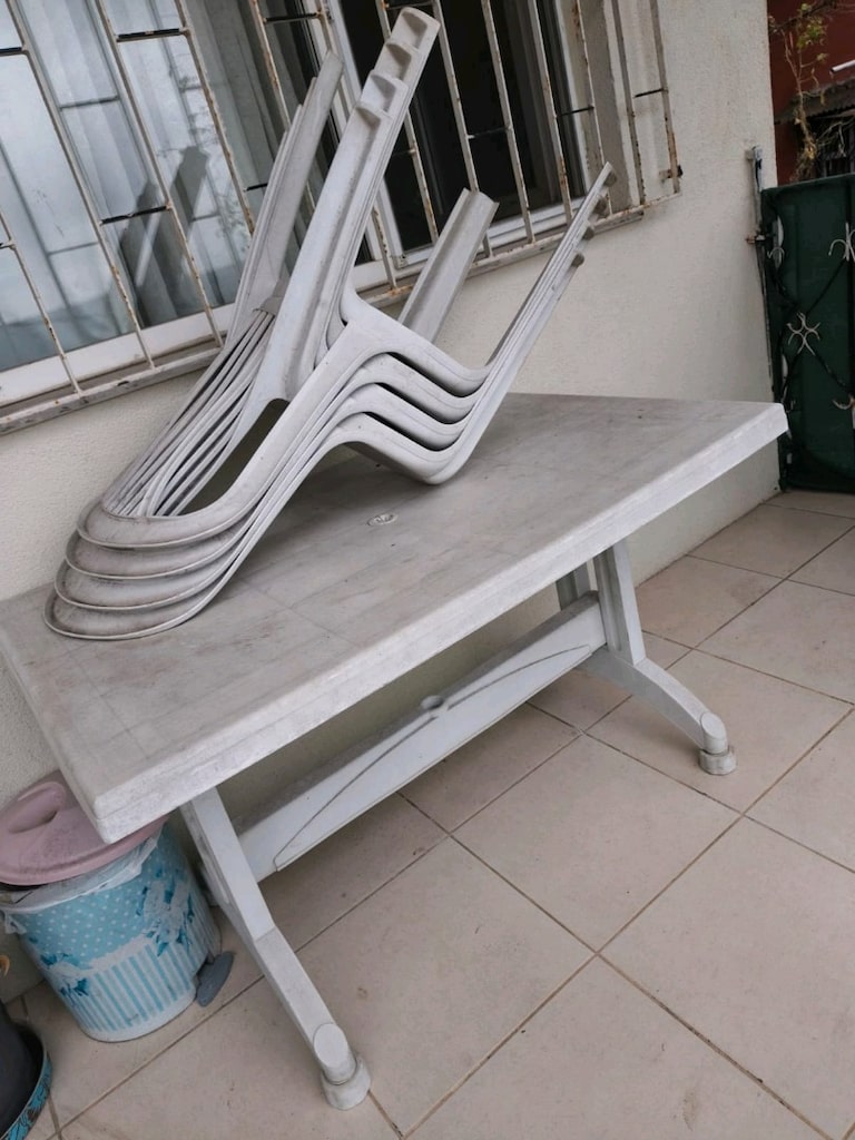 Plastik masa ve 4 Sandalye - 4