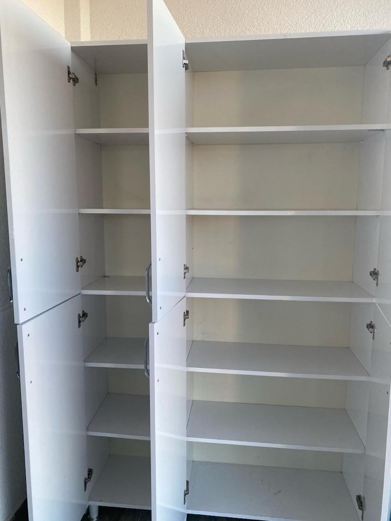 “200x125 cm 6 Kapaklı Çok Amaçlı Beyaz Dolap – Temiz ve Geniş Kullanım - 2