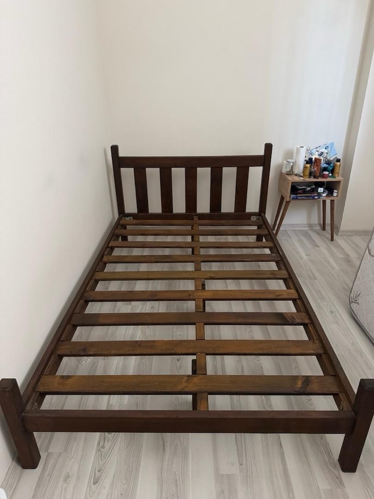 çift kişilik ahşap karyola ve yatak - 2