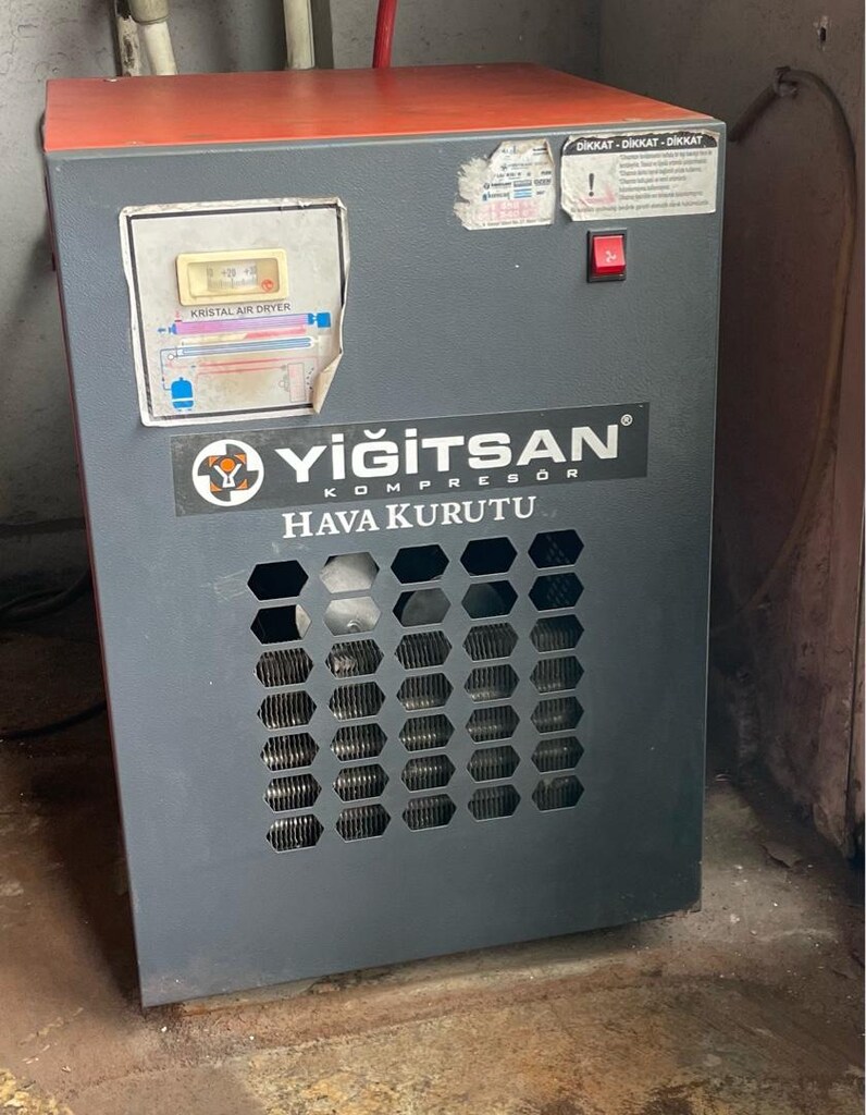 YİĞİTSAN YVK 30 vidalı kompresör , kurutucu, 1000 lt tank ve Kafes - 2