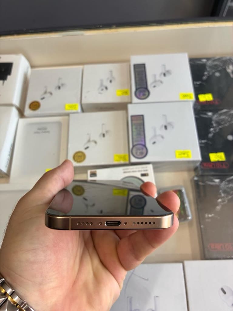 iPhone 16 pro max - 3