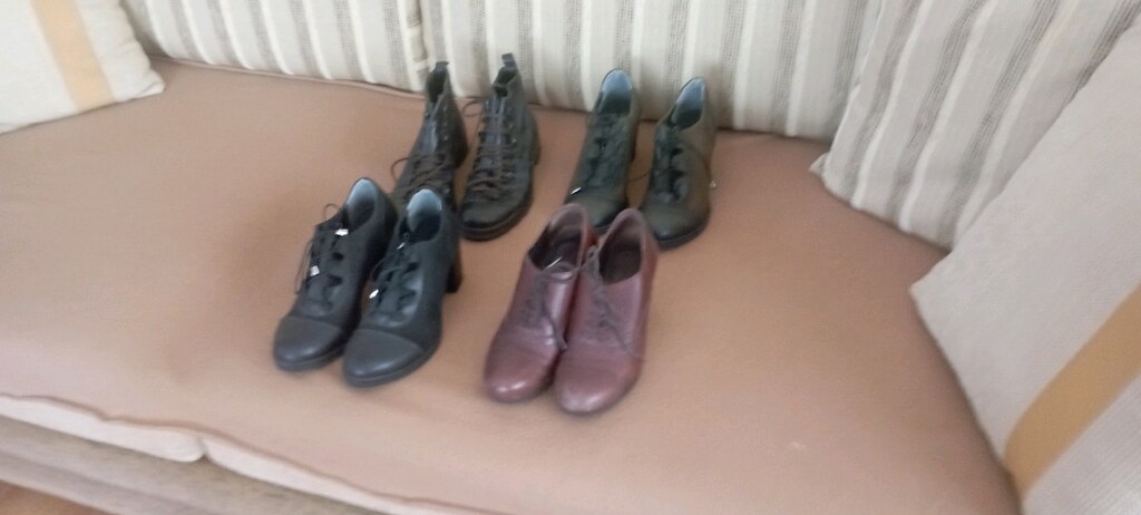 Bayan ayakkabıları. 5 adet var - 4