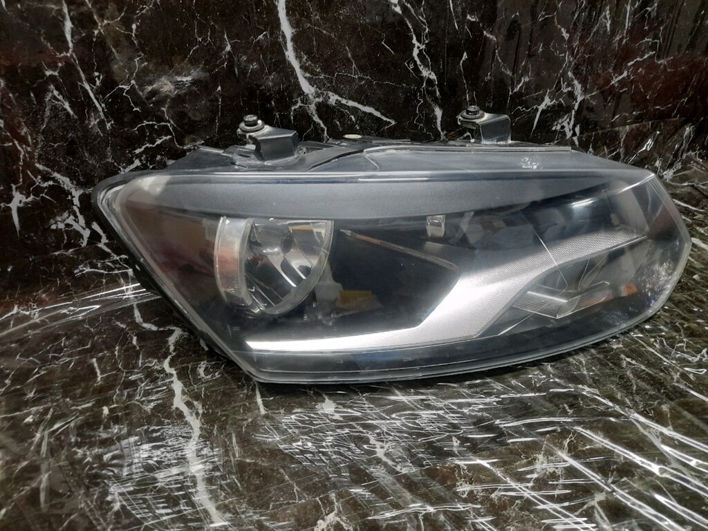 Volkswagen Polo Sağ Ön Far Çıkma Orjinal - 2