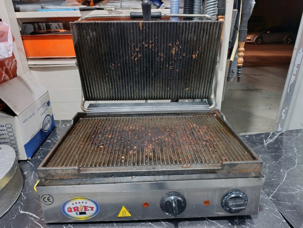 Temiz Çalışır Durumda Üret Marka Sanayi Tipi Döküm Tost Makinesi - 2