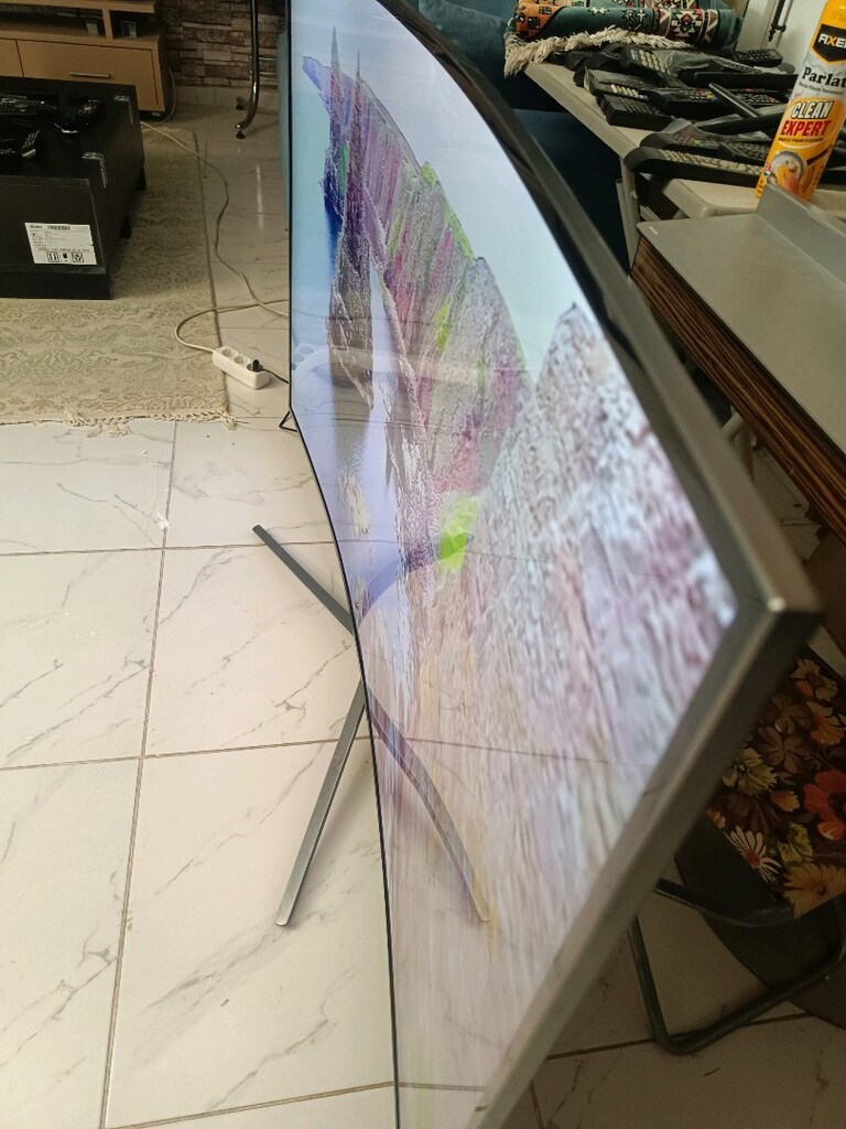 Samsung 65 inç curvert Smart TV - 5