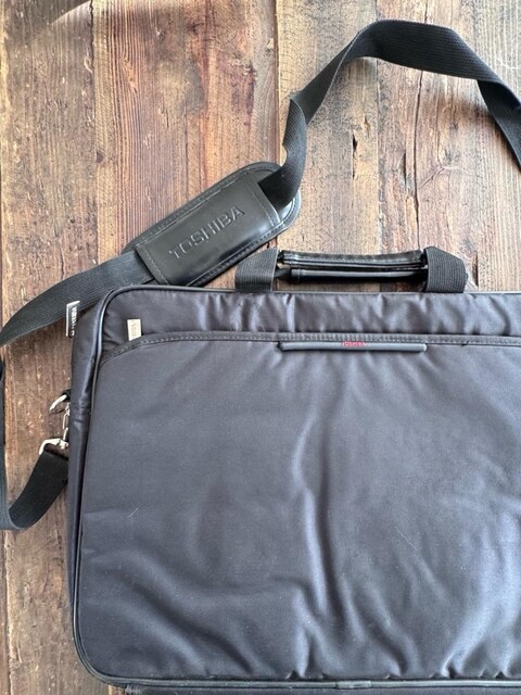 Toshiba Laptop Çantası