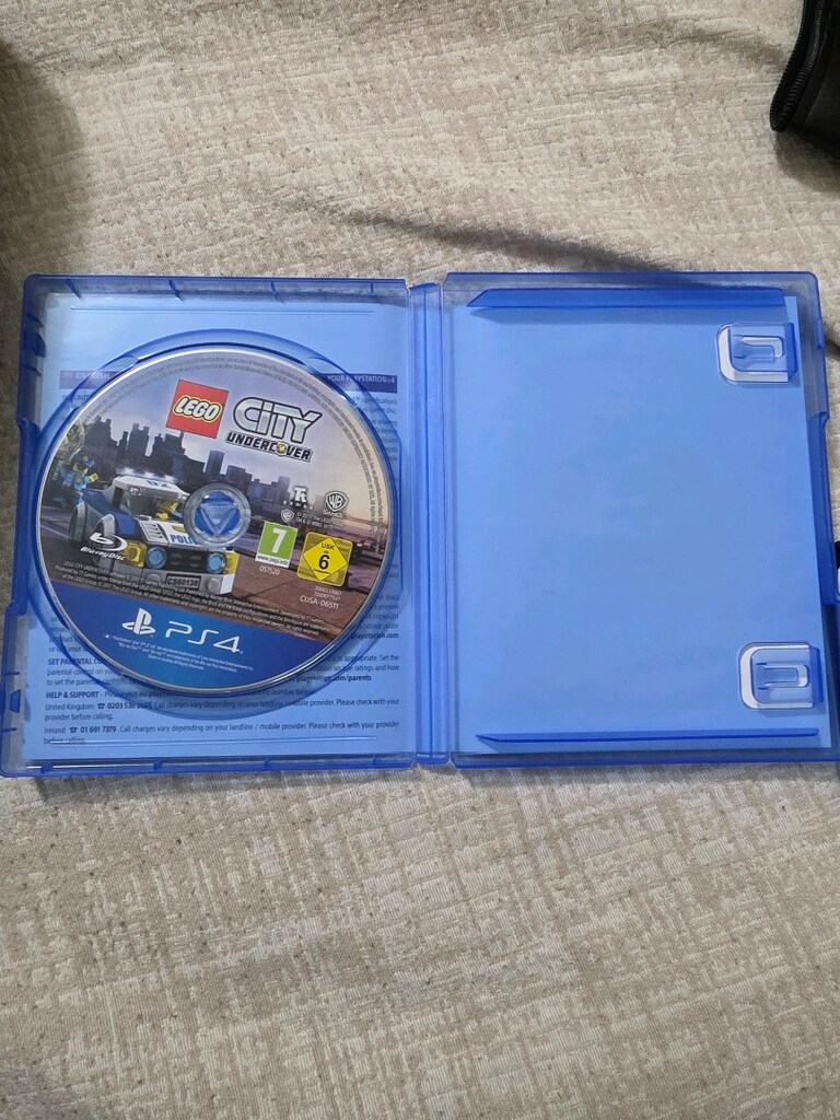 playstation4 undercover - 2