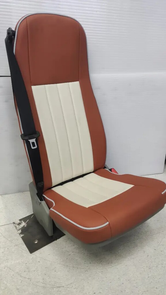 Karavan ve Otobüs Hostes koltuğu Özel yapım deri döşeme - 3